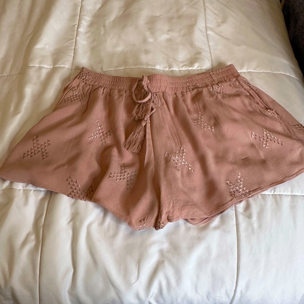 lulus Embroidered Dusty pink shorts Size -Medium